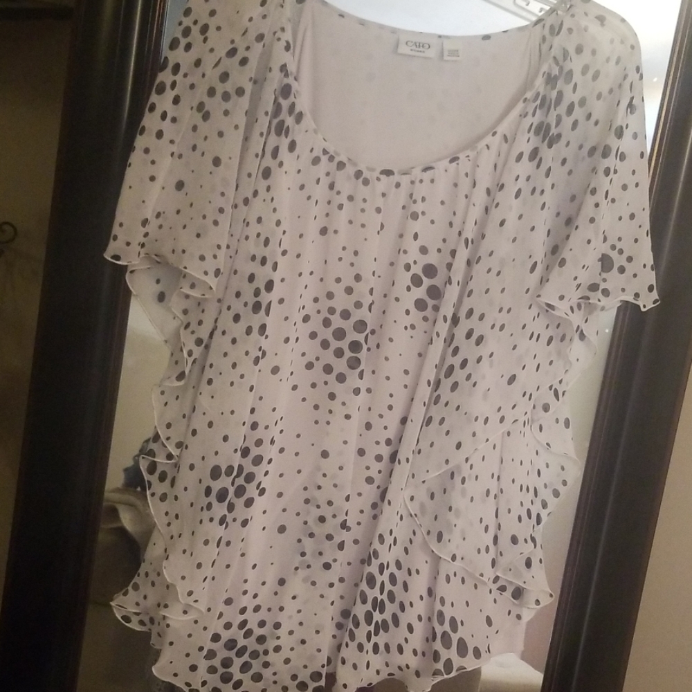 Flowy Polka dot blouse
